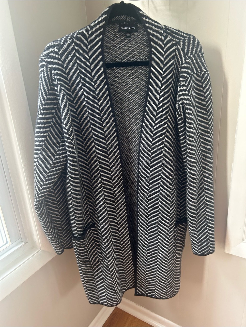 Caslon Black & White Chevron Open Cardigan